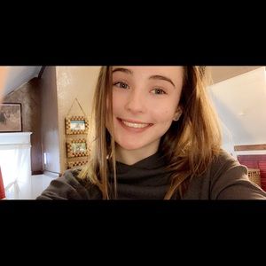 Meet your Posher, Leah